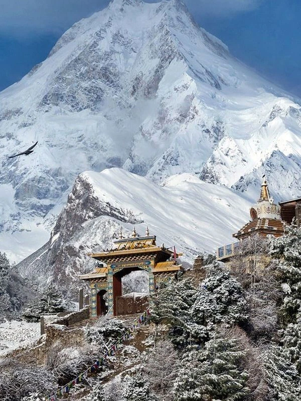 Manaslu Trekking