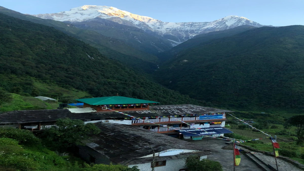 view from chomrong height