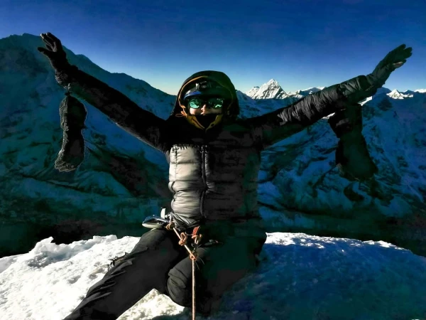 Island Peak Climbing and Everest Base Camp Trek with Helicopter Return to Lukla