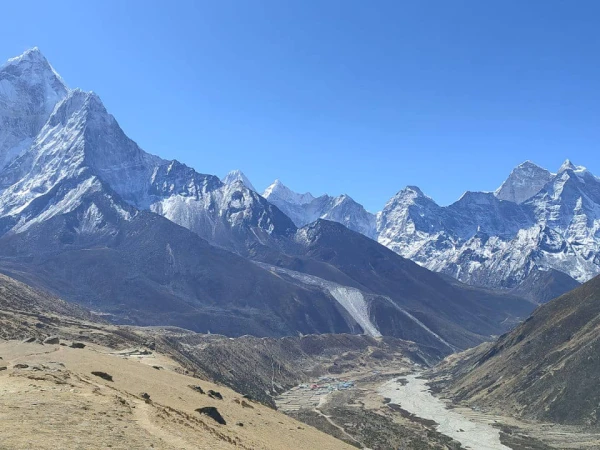 Everest Base Camp Nepal (1)